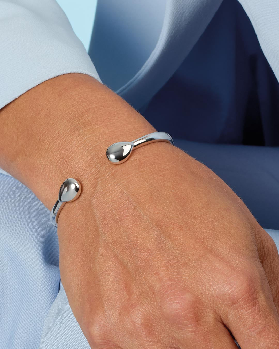 Kit Heath Coast Pebble Smooth Hinged Bangle