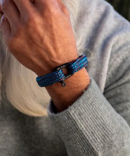 Gorgeous George Ocean Blue - Velvet Red | Black