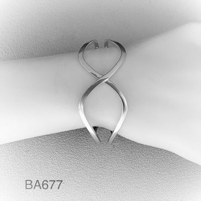 Silver Fig8 Grab Bangle